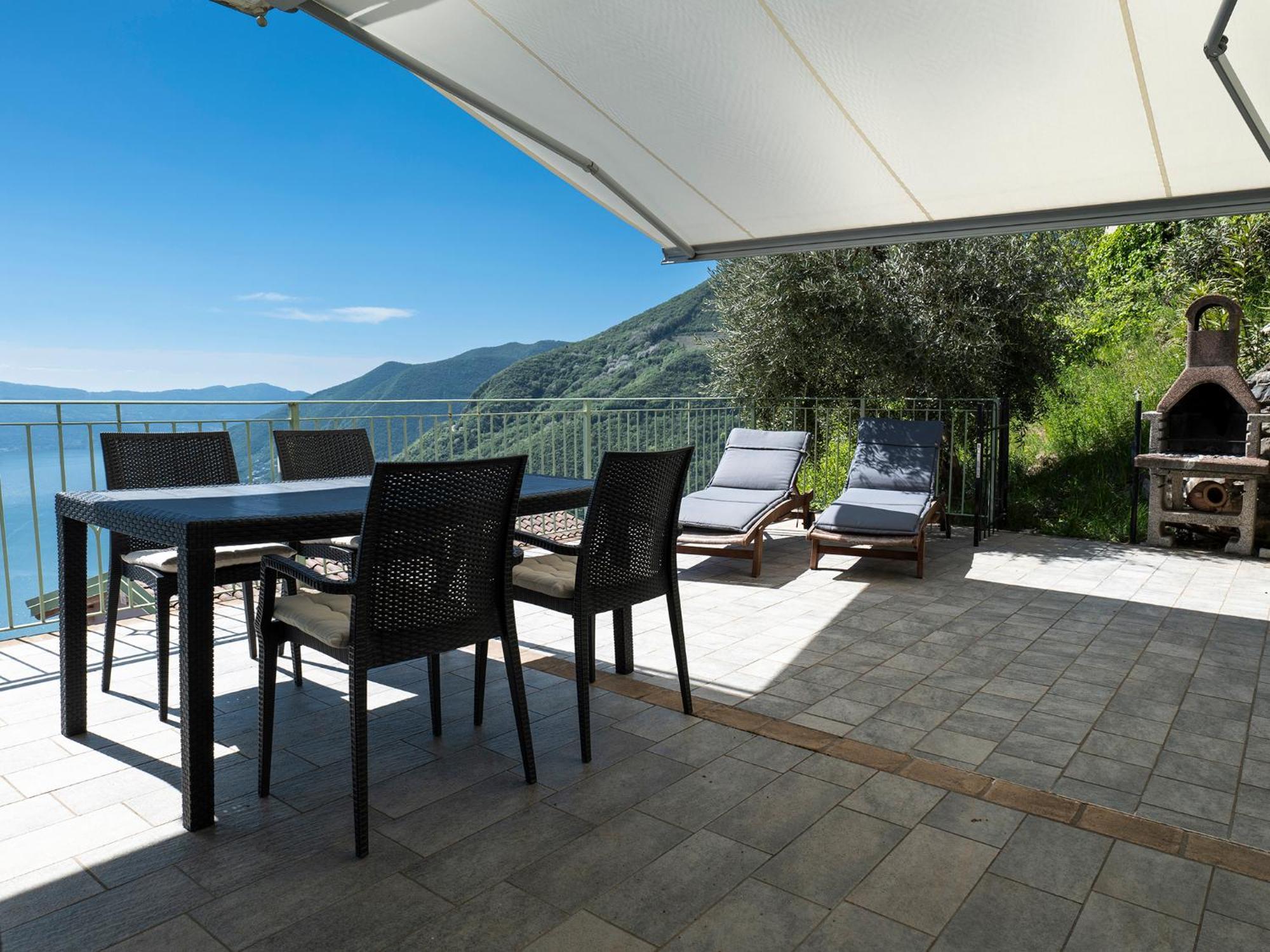 Mantegna - Garden With Lake View And Swimming Pool Parzanica Экстерьер фото